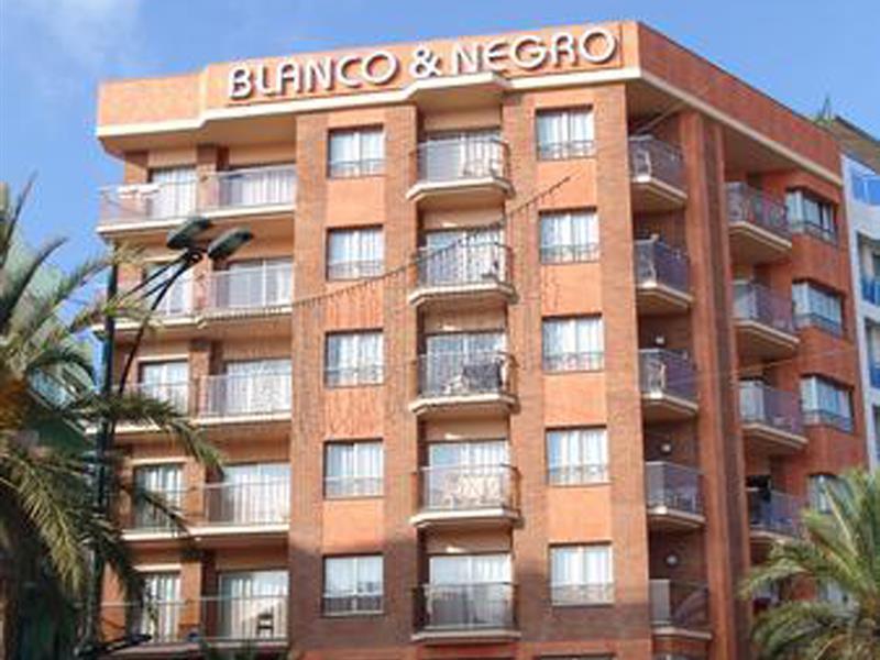 Blanco Y Negro Apartments Λορέτ Ντε Μαρ Εξωτερικό φωτογραφία