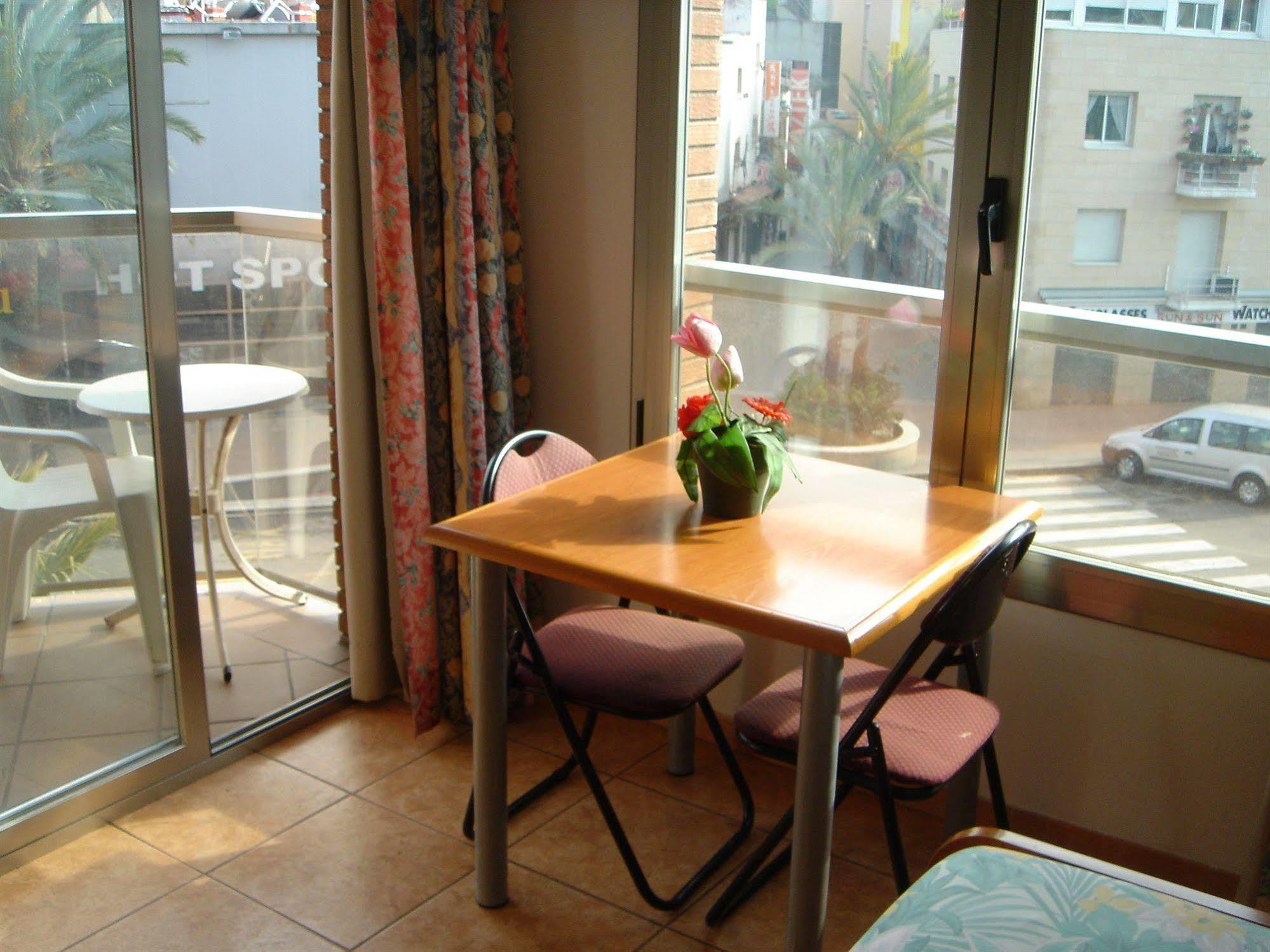 Blanco Y Negro Apartments Λορέτ Ντε Μαρ Εξωτερικό φωτογραφία